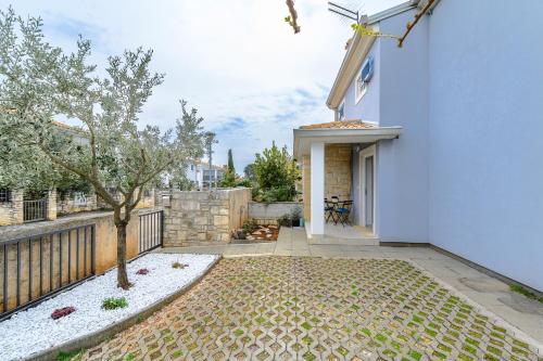 A szálláshely kívülről, Apartment Tramontana near the beach in Bašanija - Umag (Apartment Tramontana near the beach in Basanija - Umag) in Basanija