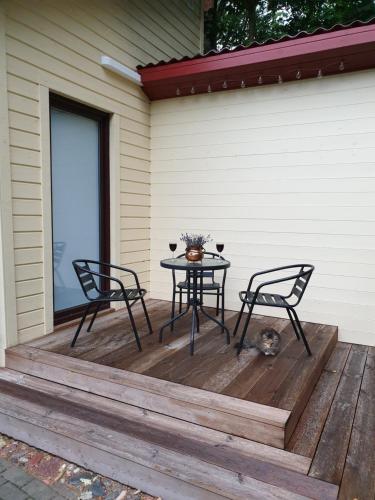 Erkély/terasz, Vasarotojų Guest House (Vasarotoju Guest House) in Giruliai