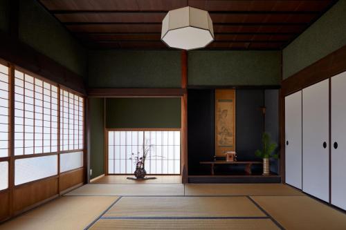 Casa KitsuneAna The Satoyama experience in a Japanese-style modernized 100-year-old farmhouse