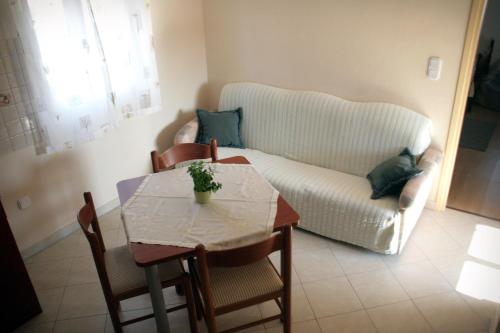  Apartment Mendula in Pašman