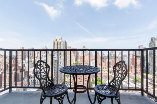 UES Studio w Balcony Gym Doorman NYC-89, New York (Foto 4)