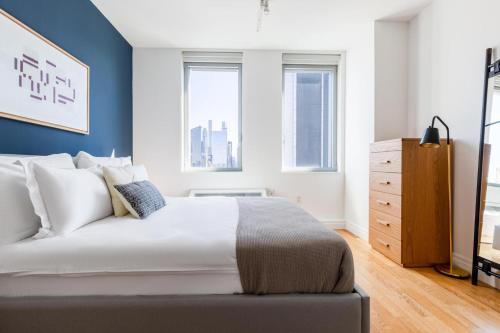 Hells Kitchen 1BR w Pool DM nr Central Pk NYC-407 in New York, USA