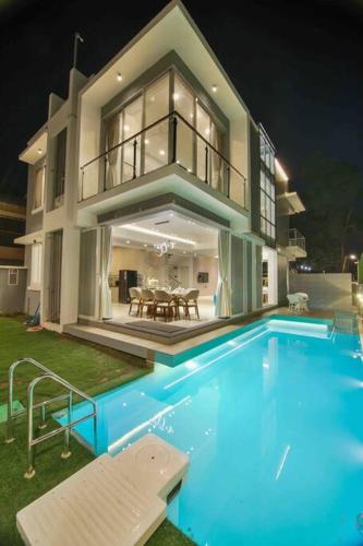 Luxe - 4BHK Villa HiANNA