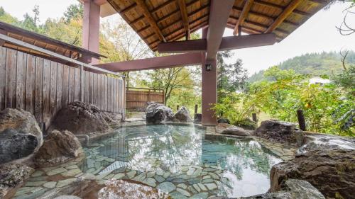 Hot spring bath, Hotel Yunotaniso in Uonuma