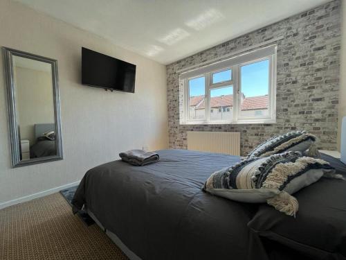 Barnstaple Drive Private Room in a 2 Bed Shared House, Manchester (photo 2)