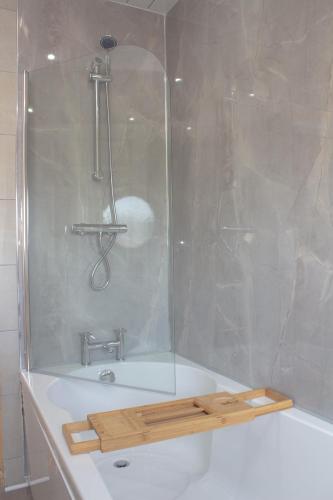 Bathroom, Beautiful townhouse in leafy suburb of Bradshaw in Bromley Cross