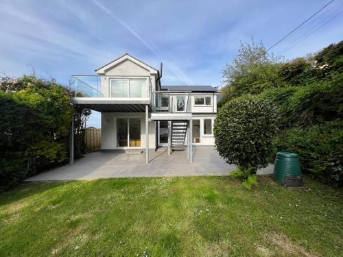 Stunning House with Sea Views