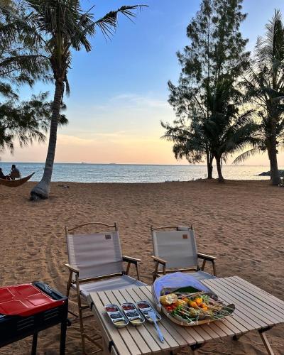 Beach N Breeze Glamping in Kuala Sungai Baru