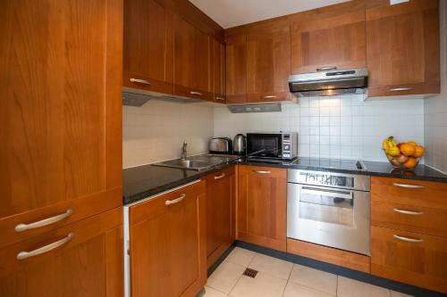 Grand Canal Square Apartments - image 14
