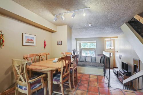 Ski in Ski Out Cedars Chalet 2BR and Close to Everything in Breckenridge, USA