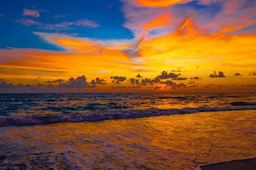 Anna Maria Island Beach Sands 201 in Bradenton Beach, USA