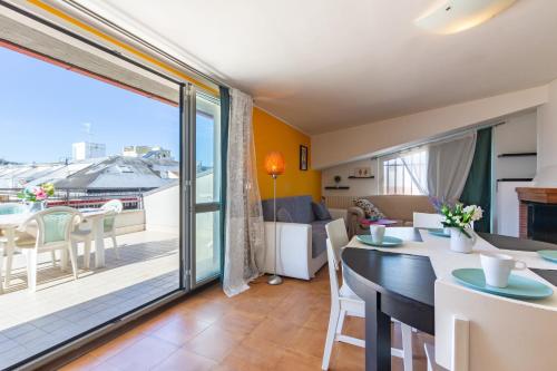 設施, Appartamento Attico Alba Rosa - MyHo Casa in 亞得里亞海的阿爾巴