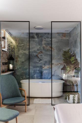 Armerun Heritage Hotel & Residences Room Type - Deluxe Double or Twin Room with Spa Bath