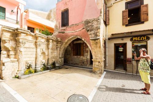 Venetian Rimondi Fountain Mansion Built In 1626