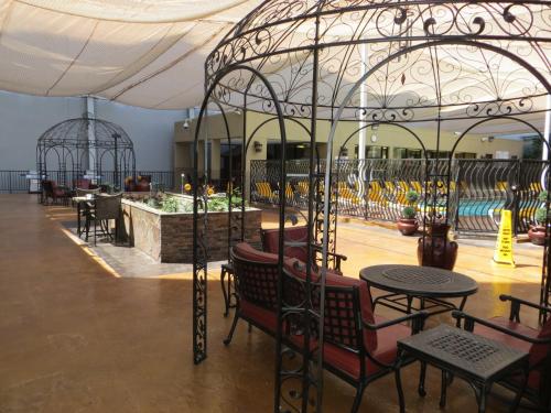 Jockey Resort Suites Center Strip - image 11