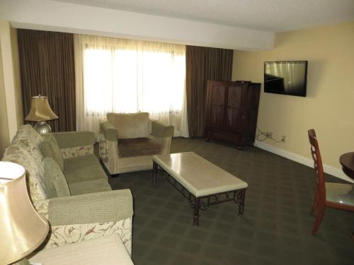 Jockey Resort Suites Center Strip - Photo 2