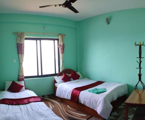 Deluxe Room (2 Adults + 1 Child) image 4