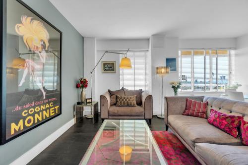 Deco Seafront - Seafront Apartment - Sleeps Up To 6
