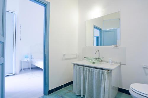 GuestHost - New Start Panoramic Apartment - image 5