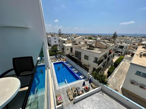 ทัศนียภาพ, Sunny Blue Hotel in เอเยีย นาปา