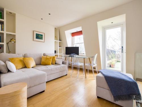 Cosy and light flat with a roof terrace in Chelsea