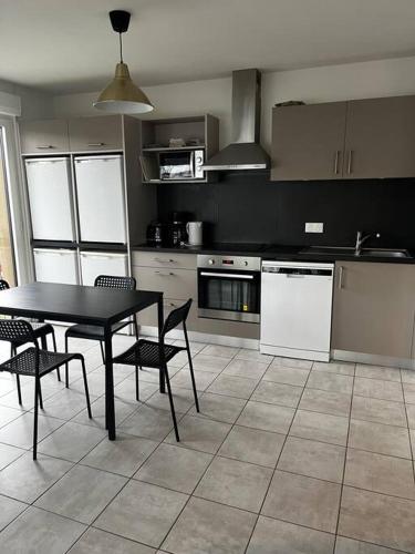 Gite Urbain - Grand appartement dans la quartier des machines de l'île