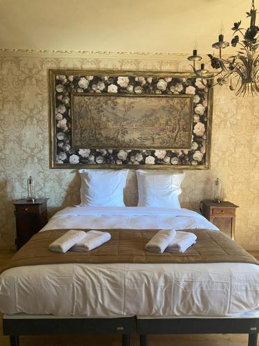 1 queen bed, 1 twin bed