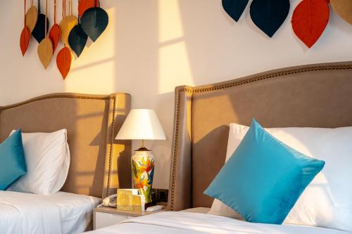 Deluxe Twin Room with Sea View image 10