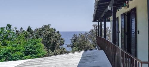 Widok z zewnątrz, SunRiseStudiosPapanero in Ntamouchari