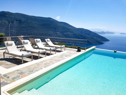 Sundance - Fabulous & Large 4-Bedroom Private Villa, Sývota (photo 2)
