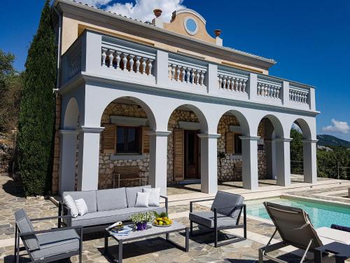 Sundance - Fabulous & Large 4-Bedroom Private Villa, Sývota (photo 3)