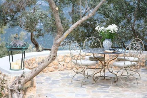 Sundance - Fabulous & Large 4-Bedroom Private Villa, Sývota (photo 9)