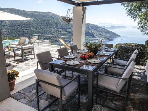 Sundance - Fabulous & Large 4-Bedroom Private Villa, Sývota (photo 10)