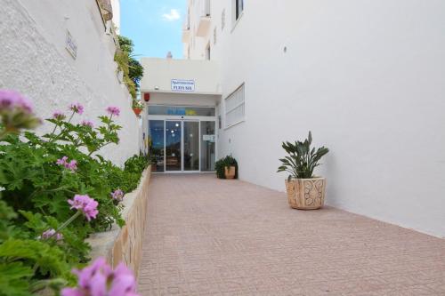 Apartamentos Playa Sol - image 5