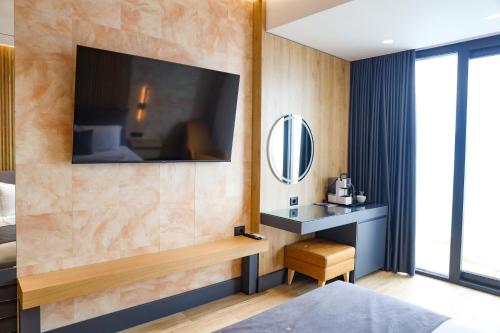 Double room, deluxe, sea view, balcony