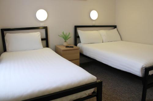 Lords Hotel - image 11