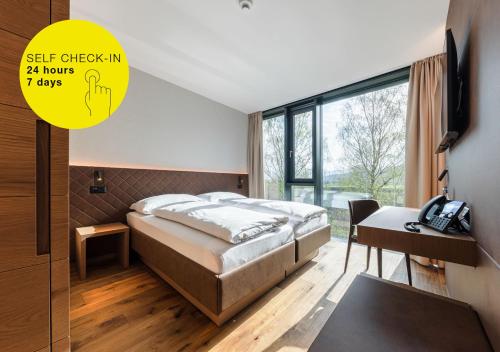 1 queen bed