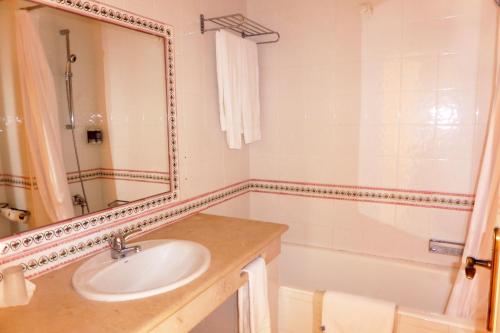 Hotel Sol e Serra - image 12