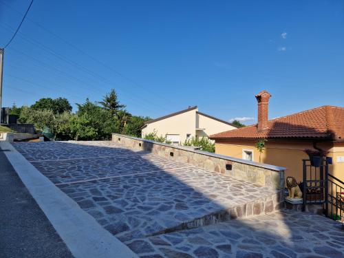 ทัศนียภาพภายนอกโรงแรม, One bedroom Guesthouse Tina in มาตุลยี