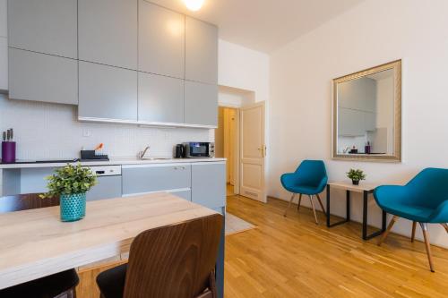 EA ApartHotel Melantrich - image 2