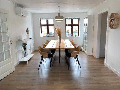 บริการและสิ่งอำนวยความสะดวก, Hyggeligt sommerhus i Jerup in ใจกลางเมืองเยรูป