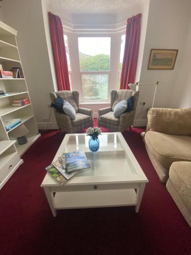 Peaceful Coastal Apartment in Östra Ventnor