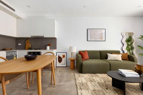 Kahlo Alexandria - Stylish 2 bdrm Walk to Train - image 4