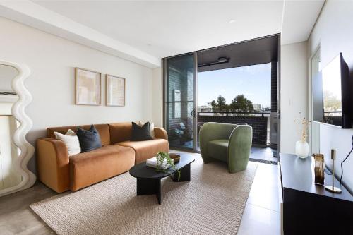 Kahlo Alexandria - Stylish 2 bdrm Walk to Train in Alexandria