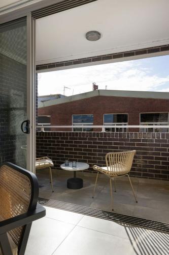 Kahlo Alexandria - Stylish 2 bdrm Walk to Train in Alexandria