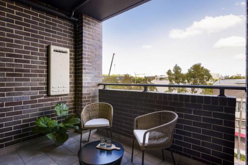 Kahlo Alexandria - Stylish 2 bdrm Walk to Train in Alexandria