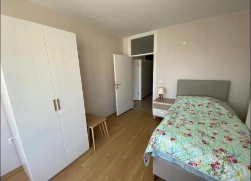 Kılıçlar Apart