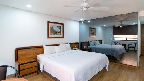 King Room image 10