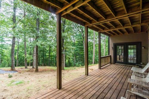 New Listing! 17 Acres, Pickleball, Trampoline, Fireman's Pole