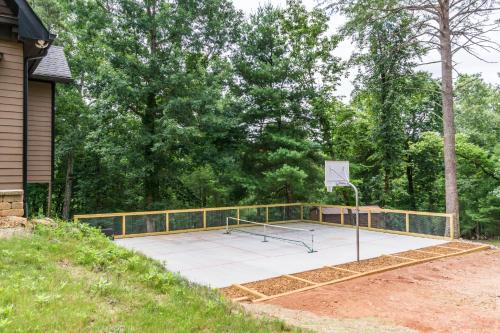 New Listing! 17 Acres, Pickleball, Trampoline, Fireman's Pole